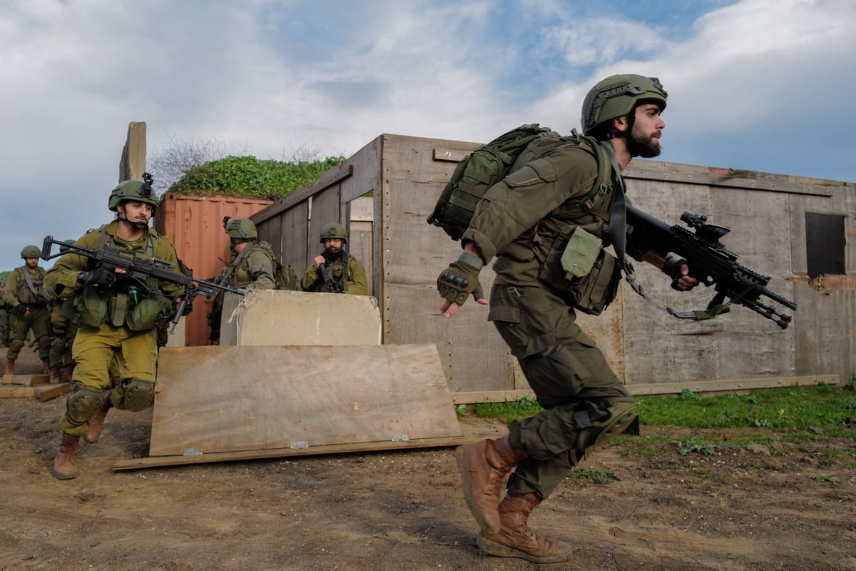 חיילי מילואים מחטיבת הנח"ל בתרגיל צבאי ברמת הגולן