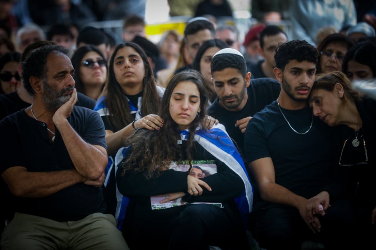 הלווייתו של רס"ן במיל' יאיר כהן הי"ד בבית העלמין הצבאי בקרית שאול