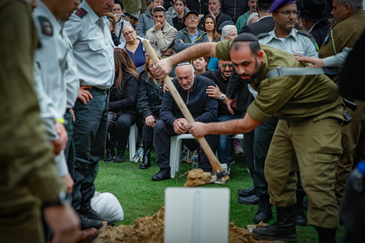 הלוויית סגן אלוף במיל' נתנאל יעקב אלקובי בבית העלמין הצבאי בחיפה