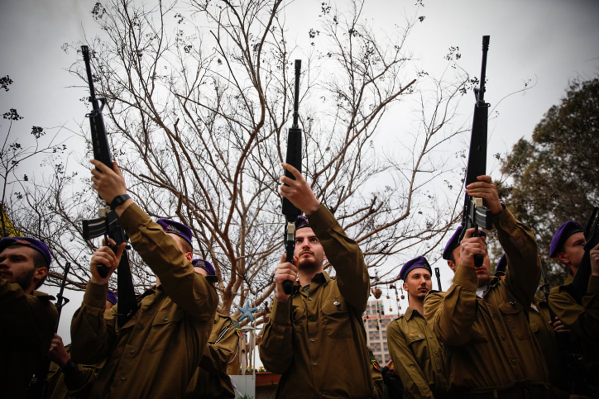 הלוויית סגן אלוף במיל' נתנאל יעקב אלקובי בבית העלמין הצבאי בחיפה