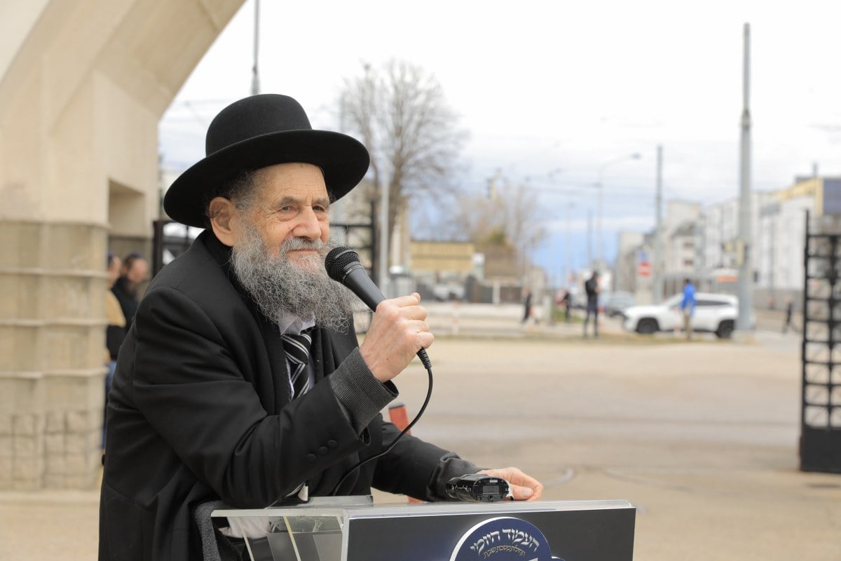 גלריה • המסע ההיסטורי של גדולי ישראל לכנסייה הגדולה של 'דרשו' בווינה