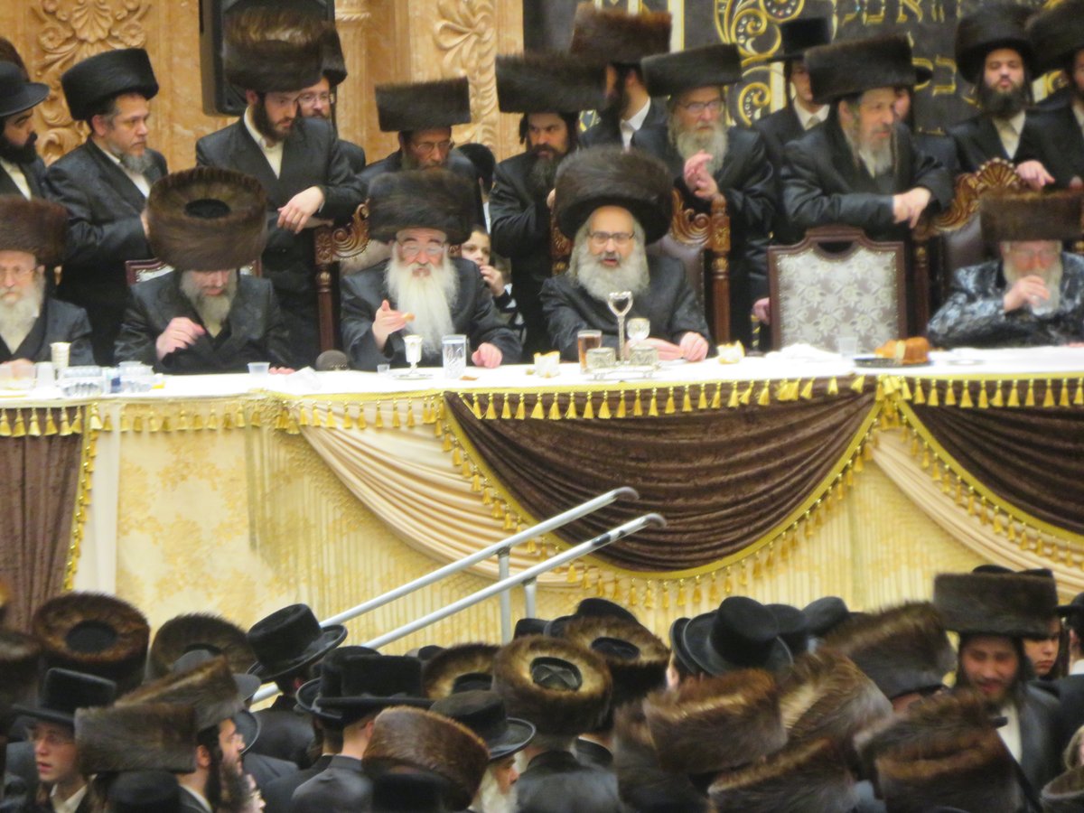 שבת בויז'ניץ: יארצייט לאדמו"ר, אבל על הרבנית ושבע ברכות