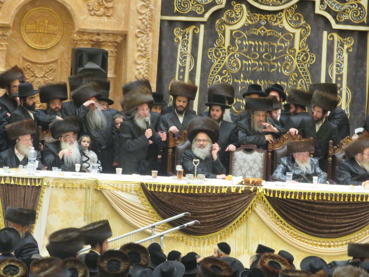 שבת בויז'ניץ: יארצייט לאדמו"ר, אבל על הרבנית ושבע ברכות