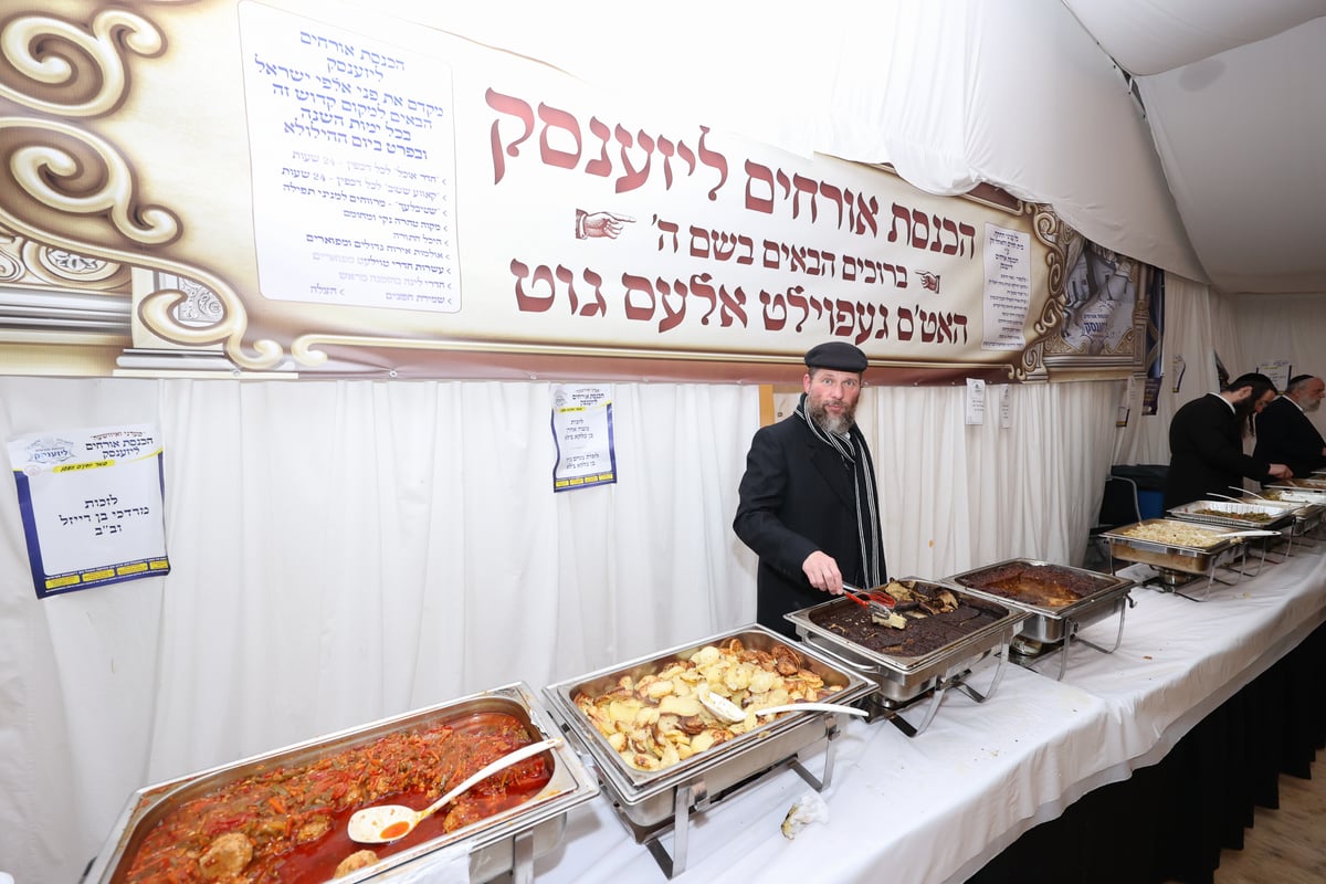 בראשות אדמו"רים: תיעוד מרהיב מהילולת הרה"ק מליז'ענסק