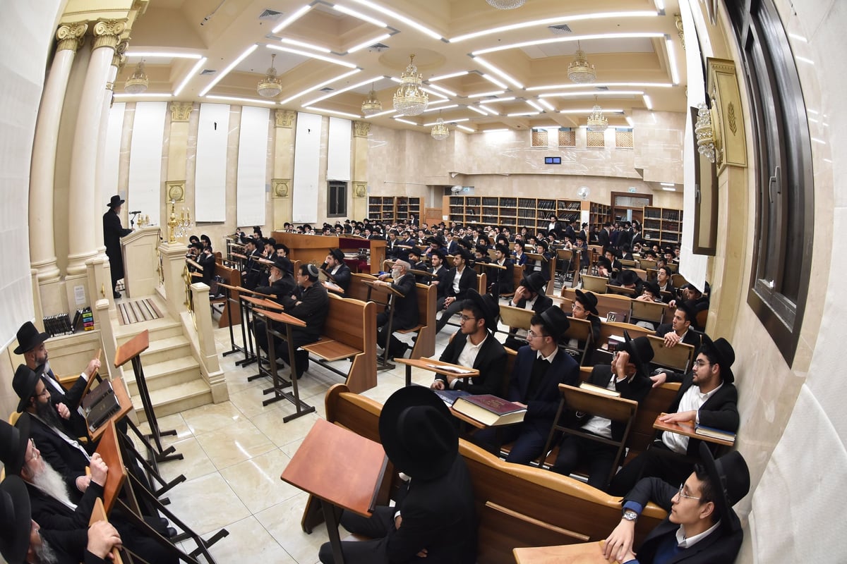 עצרת המספד ככלות השבעה לפטירתו הפתאומית של הגאון רבי אהרון אפללו זצ"ל