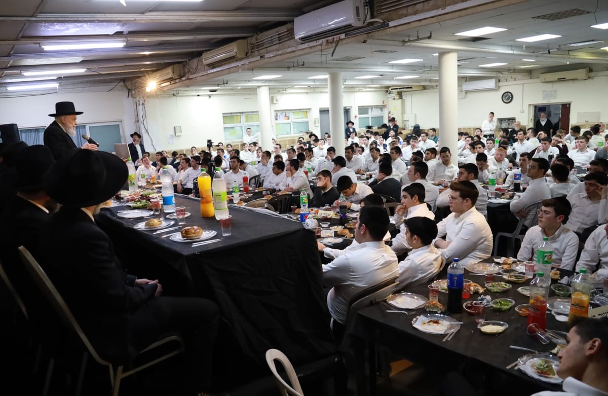 הגרמ"ה הירש נואם לתלמידי ורבני ישיבת מאור יצחק - חמד