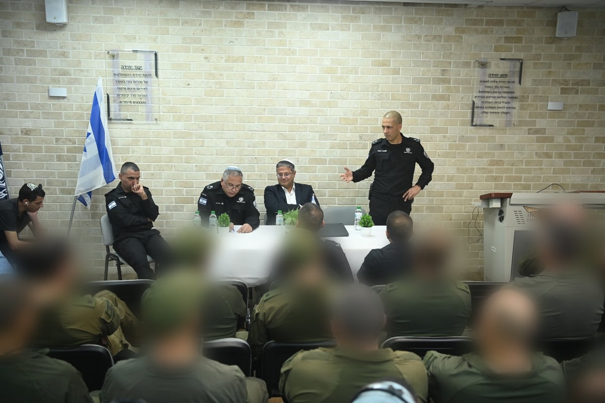 כניסה לאוטובוס מהחלונות, פיצוצים: תרגיל ההשתלטות שנוסה בבתי הסוהר