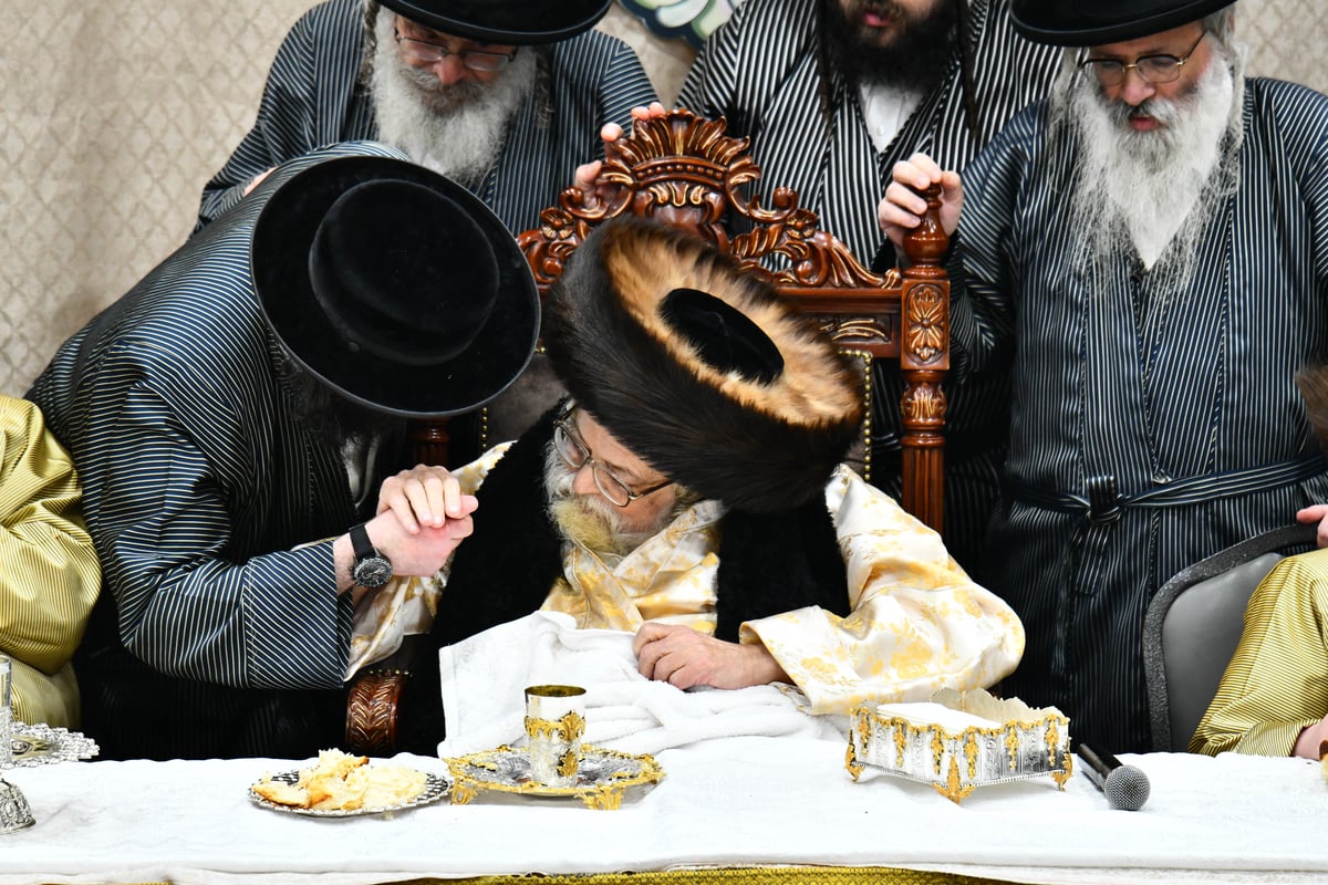 סיום סדר מועד וחגיגות בר המצווה לנכד האדמו"ר מתולדות אברהם יצחק