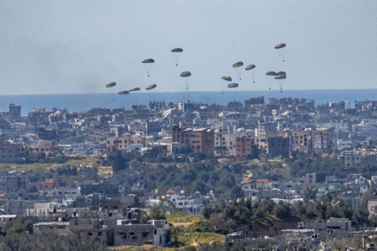 בגלל ארה"ב: 12 עזתים מתו בטביעה כשניסו להגיע לסיוע האווירי 