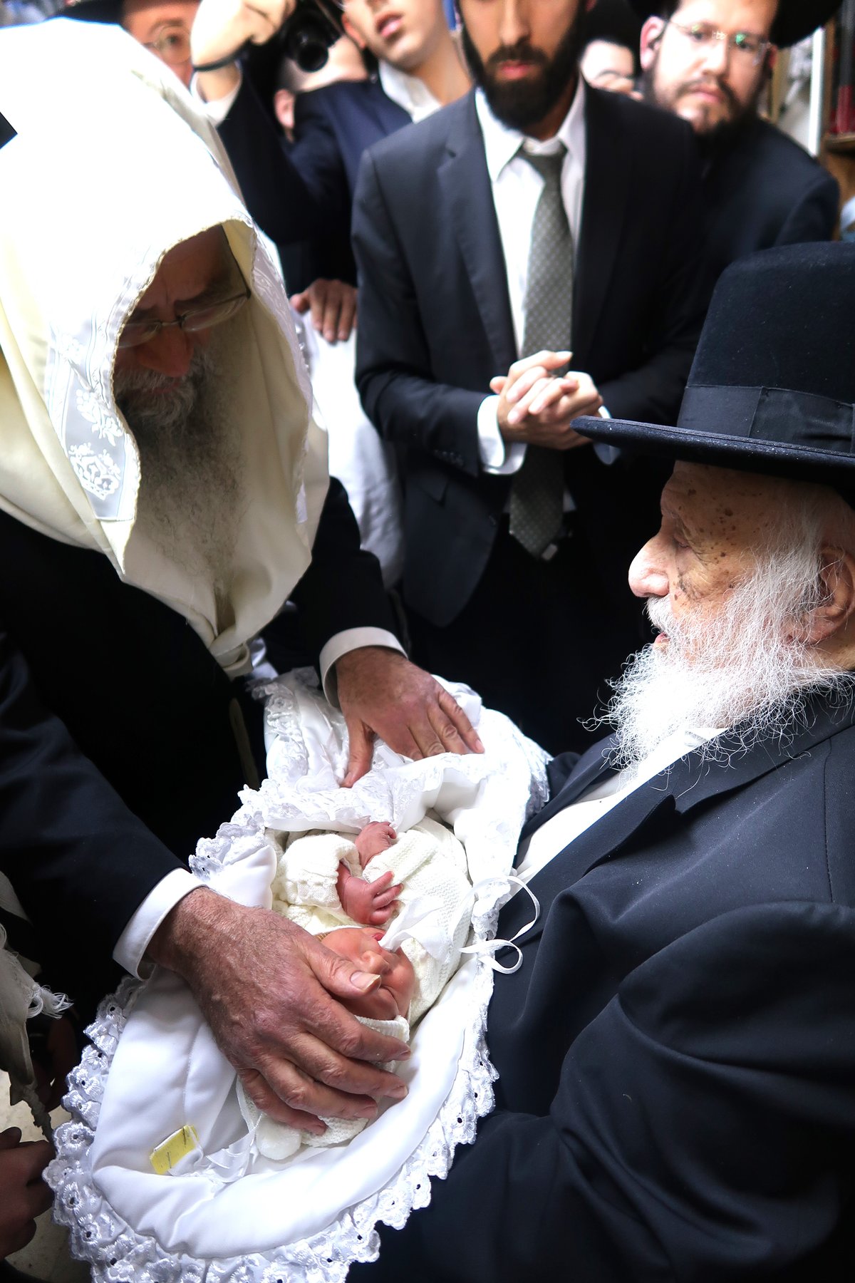 שמחת הברית במעונו של ראש הישיבה