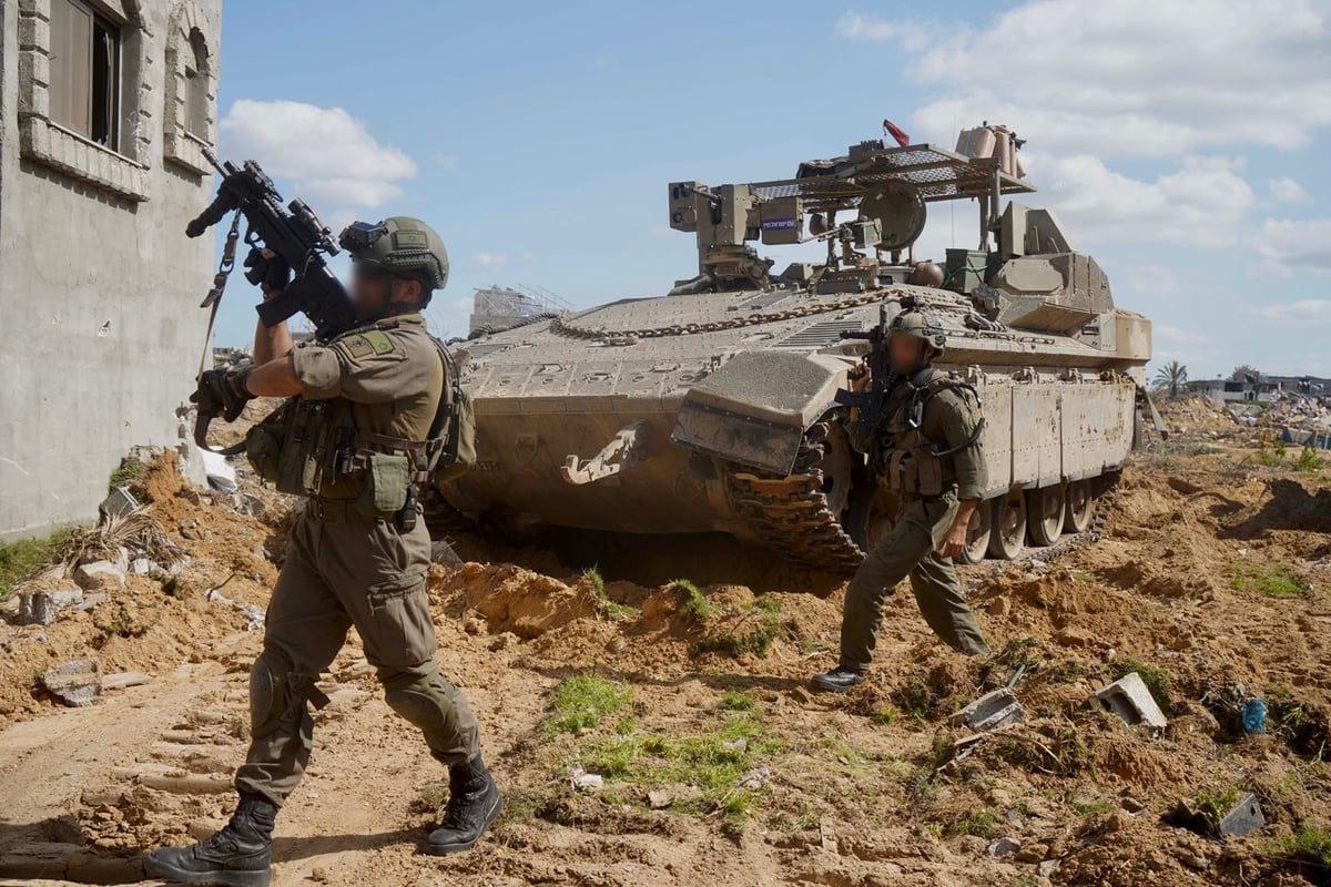 תיעוד משטח האש: נתקלים במחבלים בתוך בניינים ומחסלים