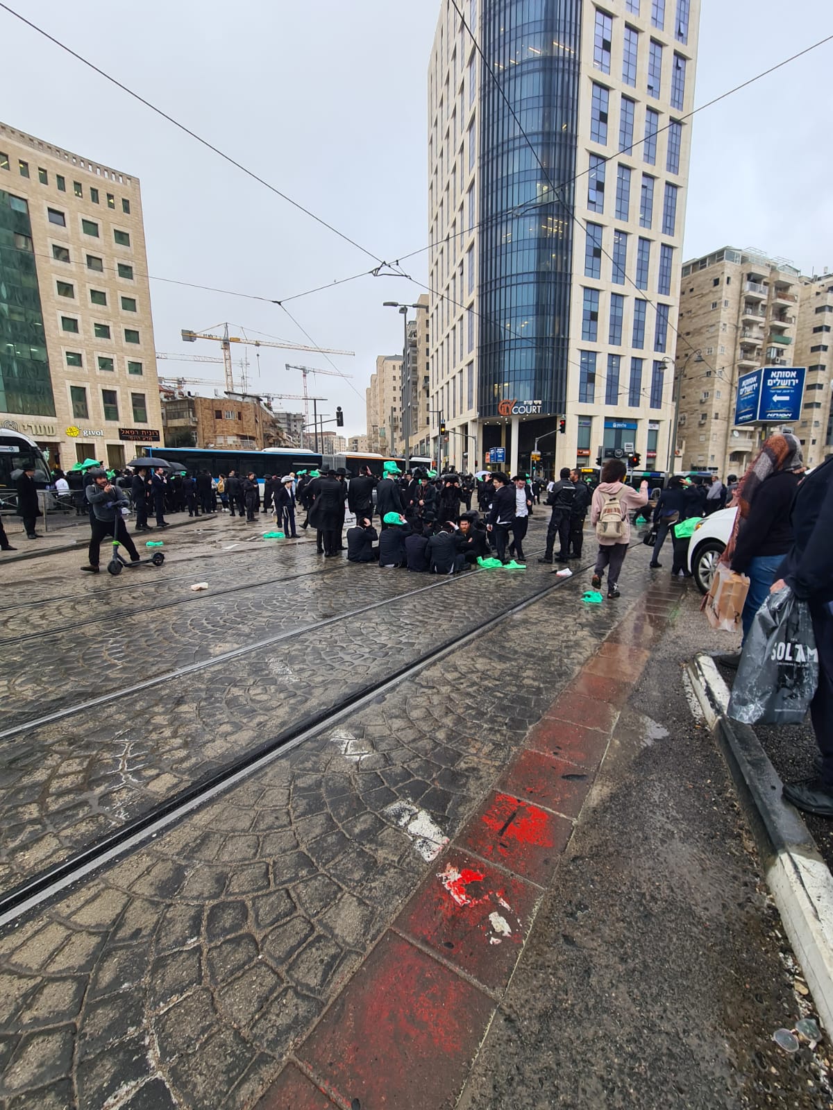 הפגנת אנשי הגר"צ פרידמן בירושלים