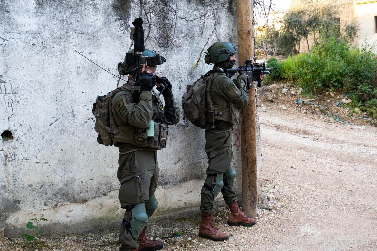 לוחמי סיירת חרוב בפעילות מעצר מבוקשים באוגדת יו"ש