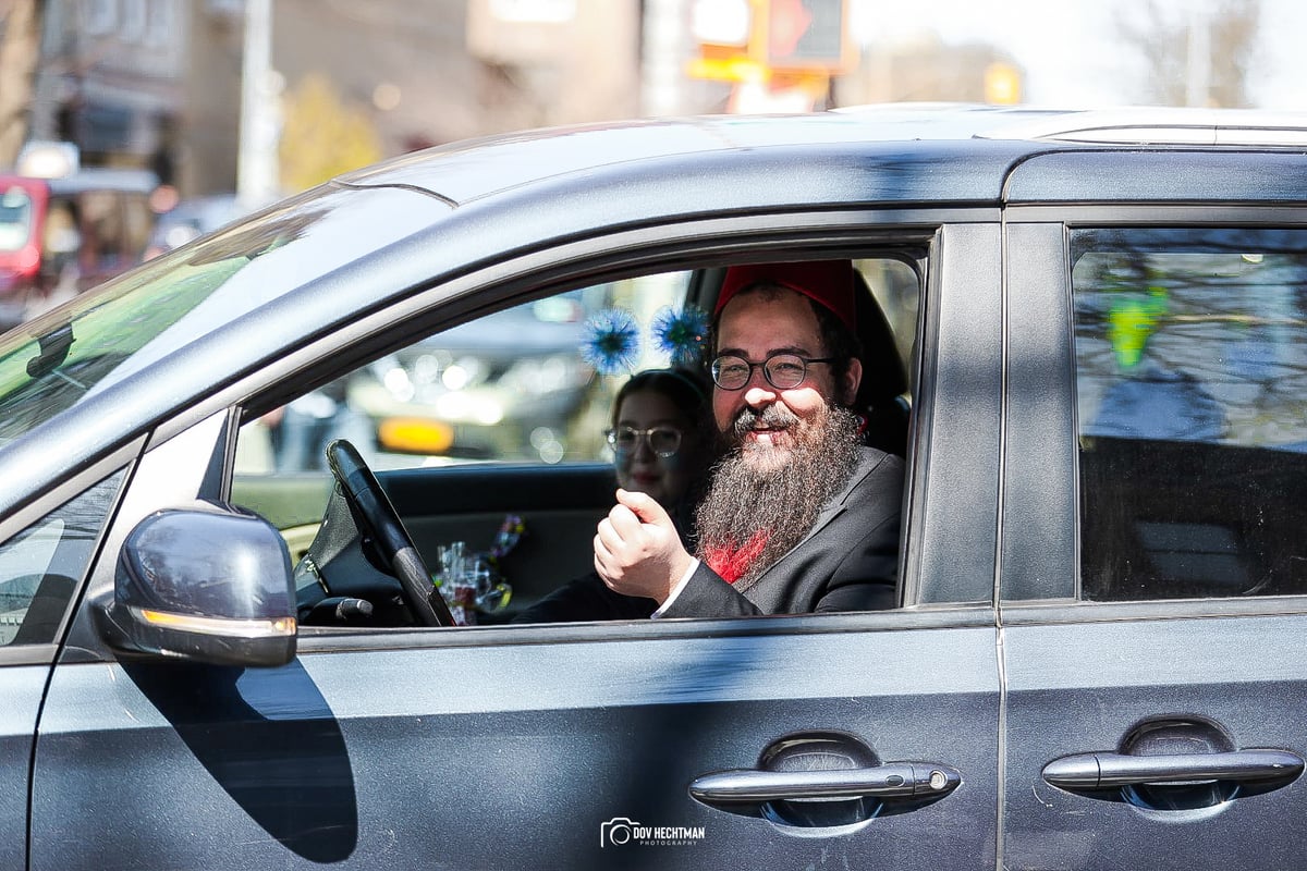 פורים בשכונה החב"דית בקראון הייטס