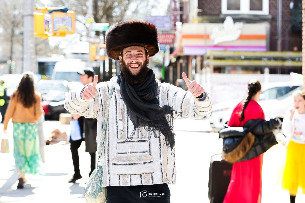 פורים בשכונה החב"דית בקראון הייטס