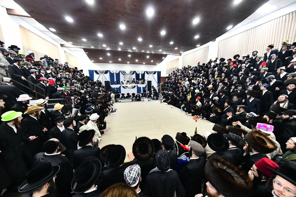 טיש פורים במחיצת הגרי"מ שכטר