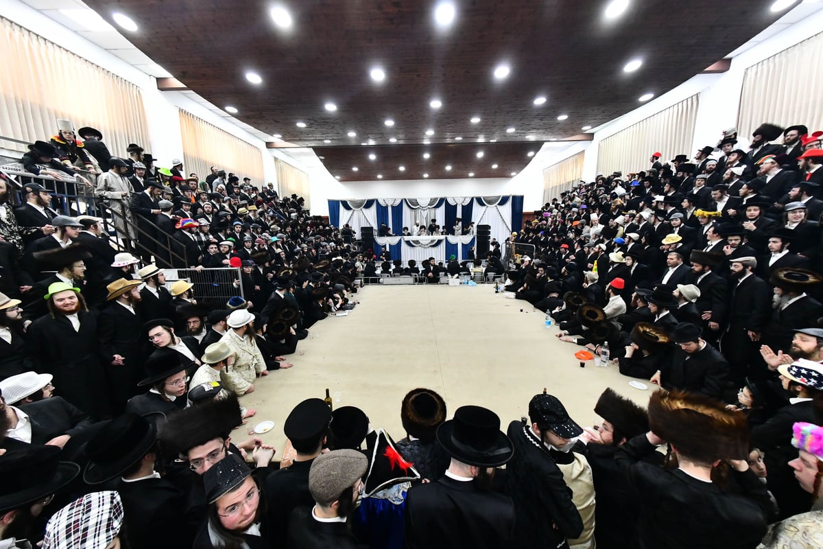 טיש פורים במחיצת הגרי"מ שכטר