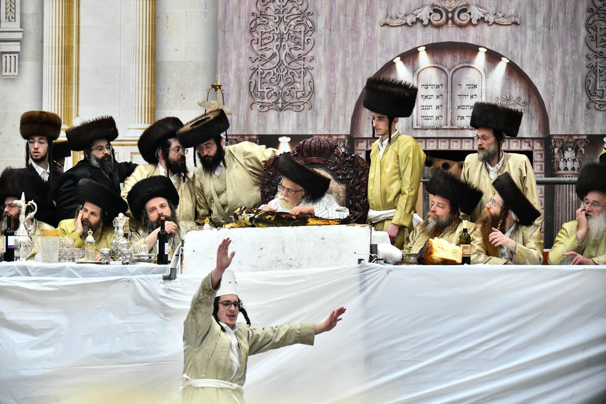 טיש פורים בחצה"ק תולדות אברהם יצחק