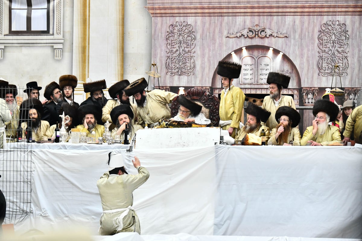 טיש פורים בחצה"ק תולדות אברהם יצחק