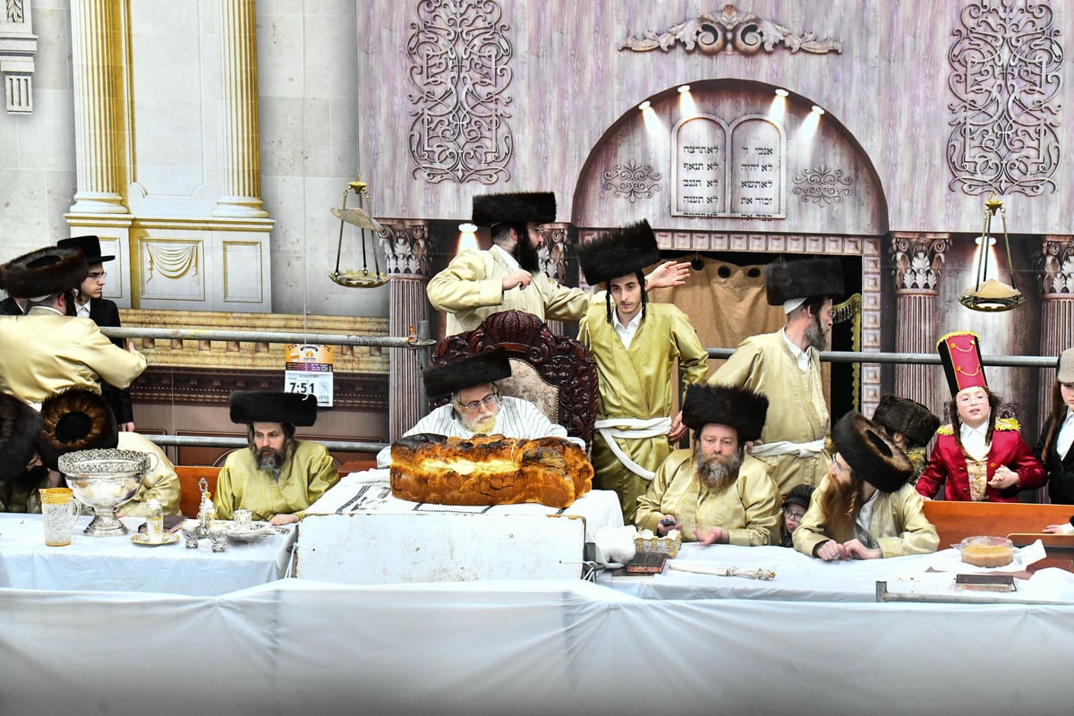 טיש פורים בחצה"ק תולדות אברהם יצחק