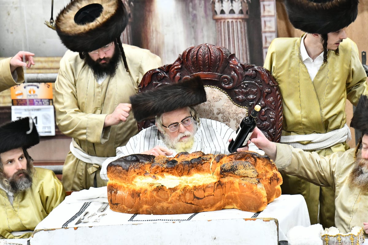 טיש פורים בחצה"ק תולדות אברהם יצחק