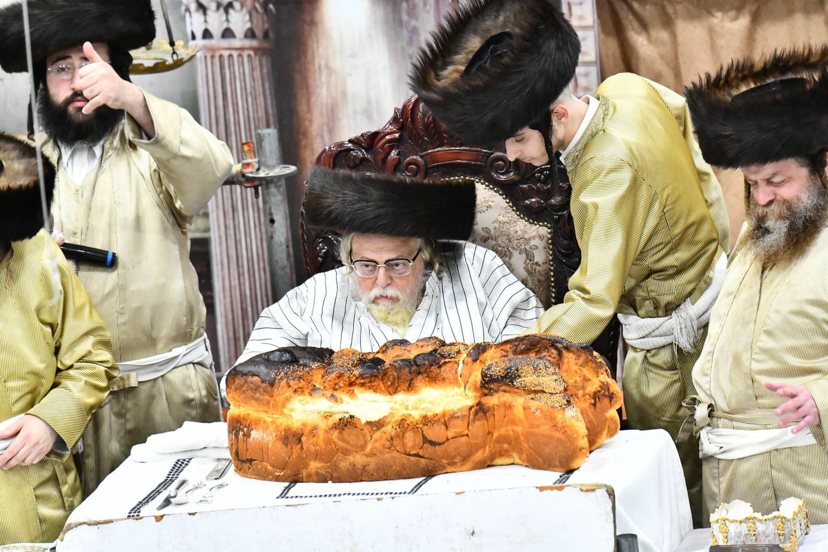 טיש פורים בחצה"ק תולדות אברהם יצחק