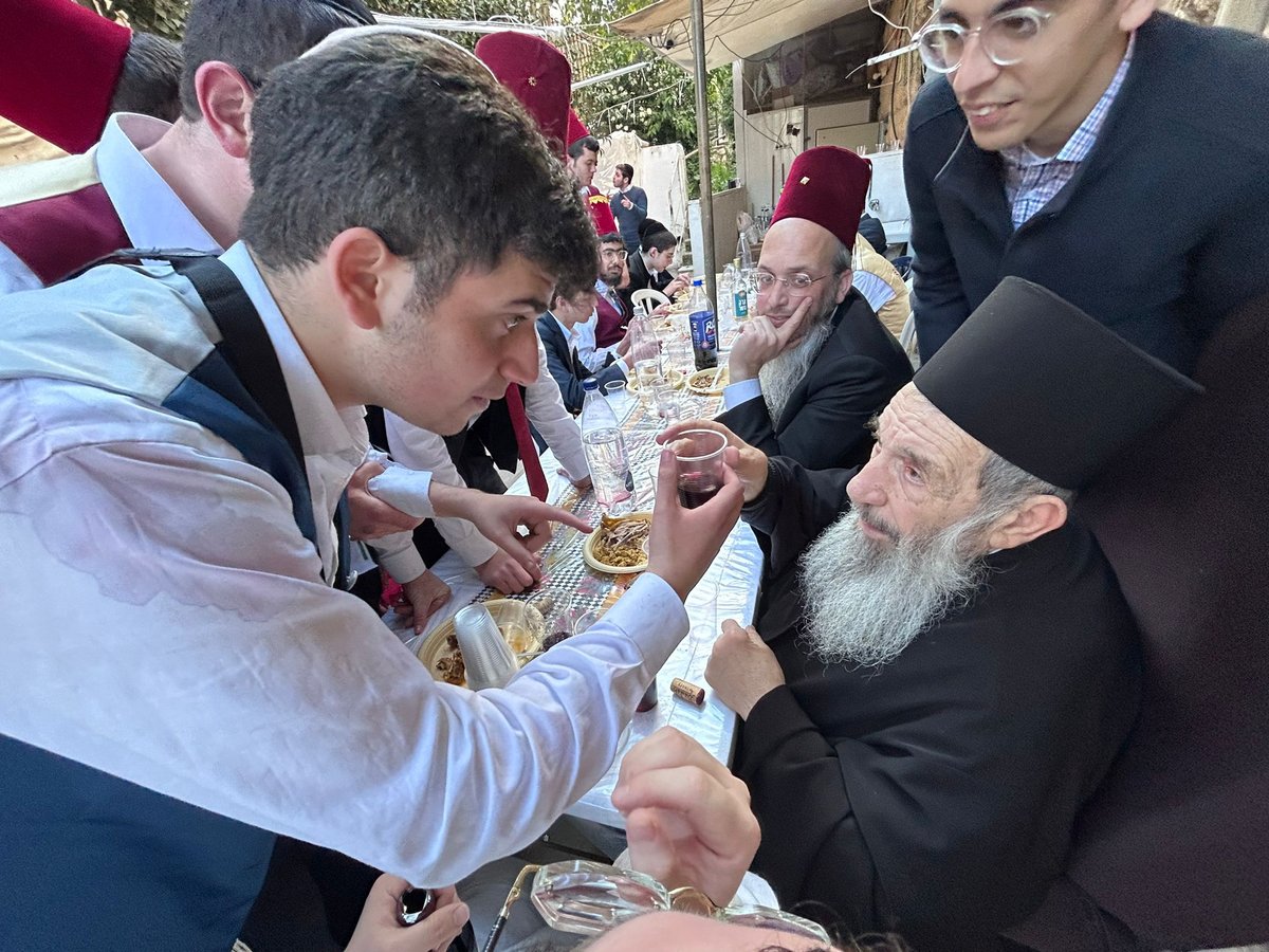 במשתה היין המרכזי בבית בנו בבית וגן בירושלים