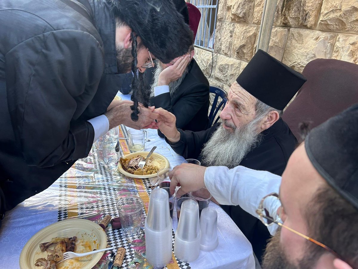 במשתה היין המרכזי בבית בנו בבית וגן בירושלים