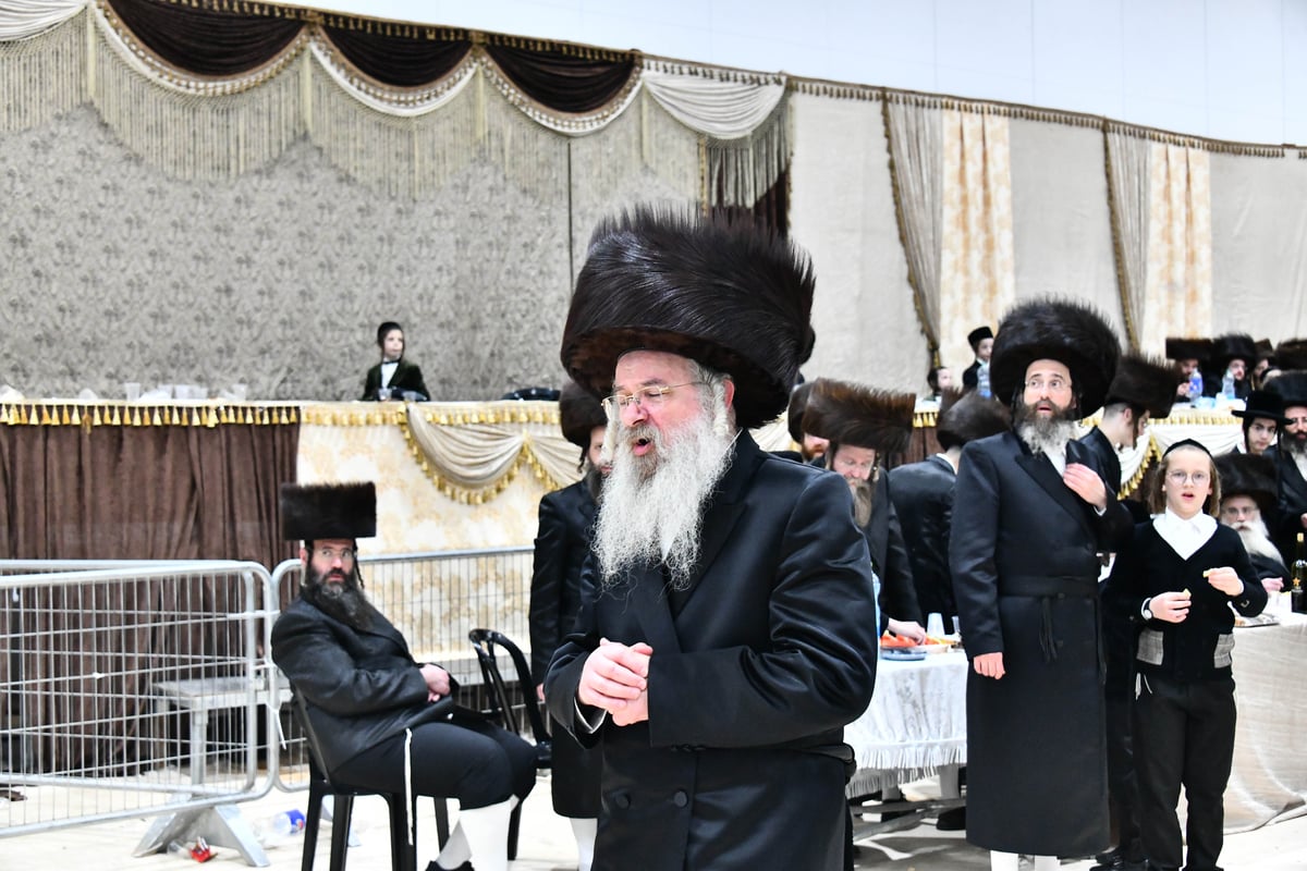 למרות חולשתו: האדמו"ר השתתף בחתונה ורקד במצווה טאנץ