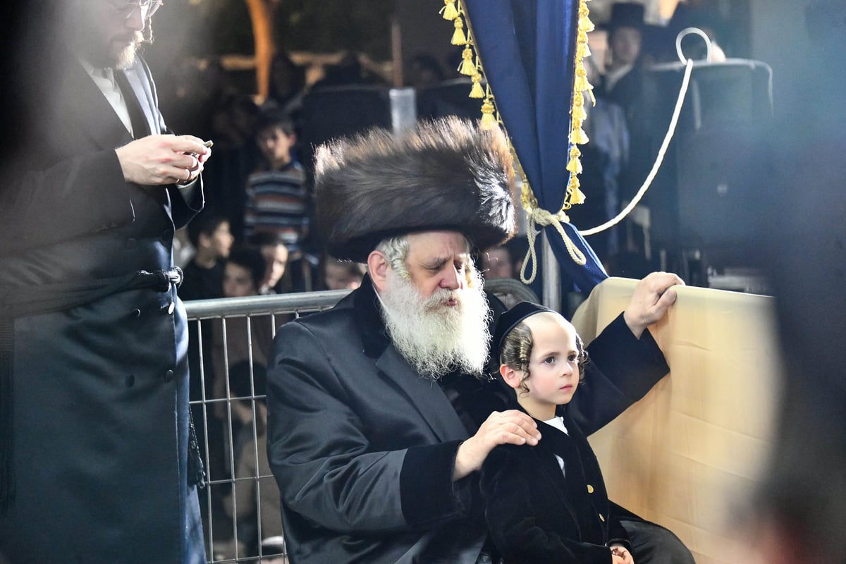 למרות חולשתו: האדמו"ר השתתף בחתונה ורקד במצווה טאנץ