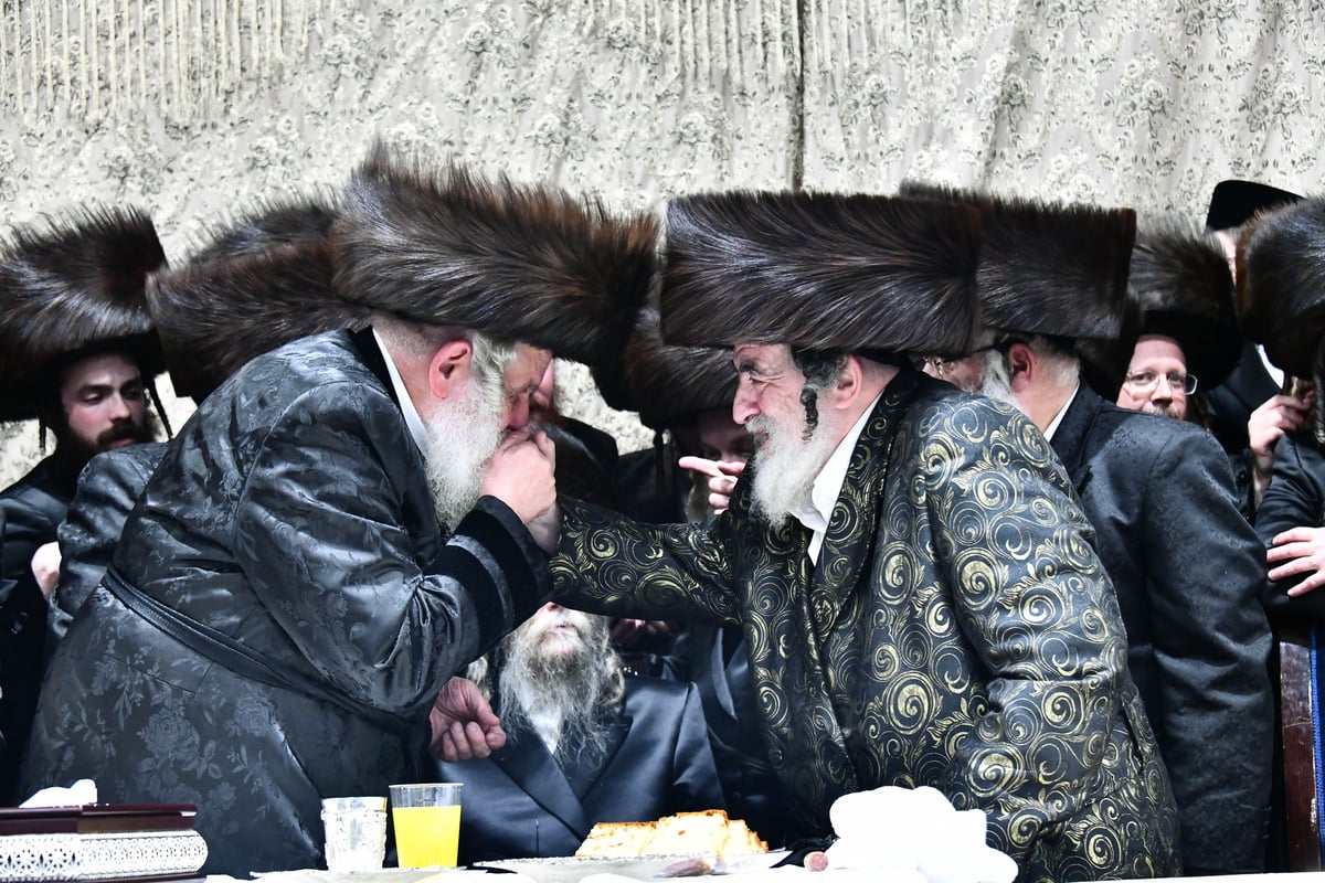 למרות חולשתו: האדמו"ר השתתף בחתונה ורקד במצווה טאנץ