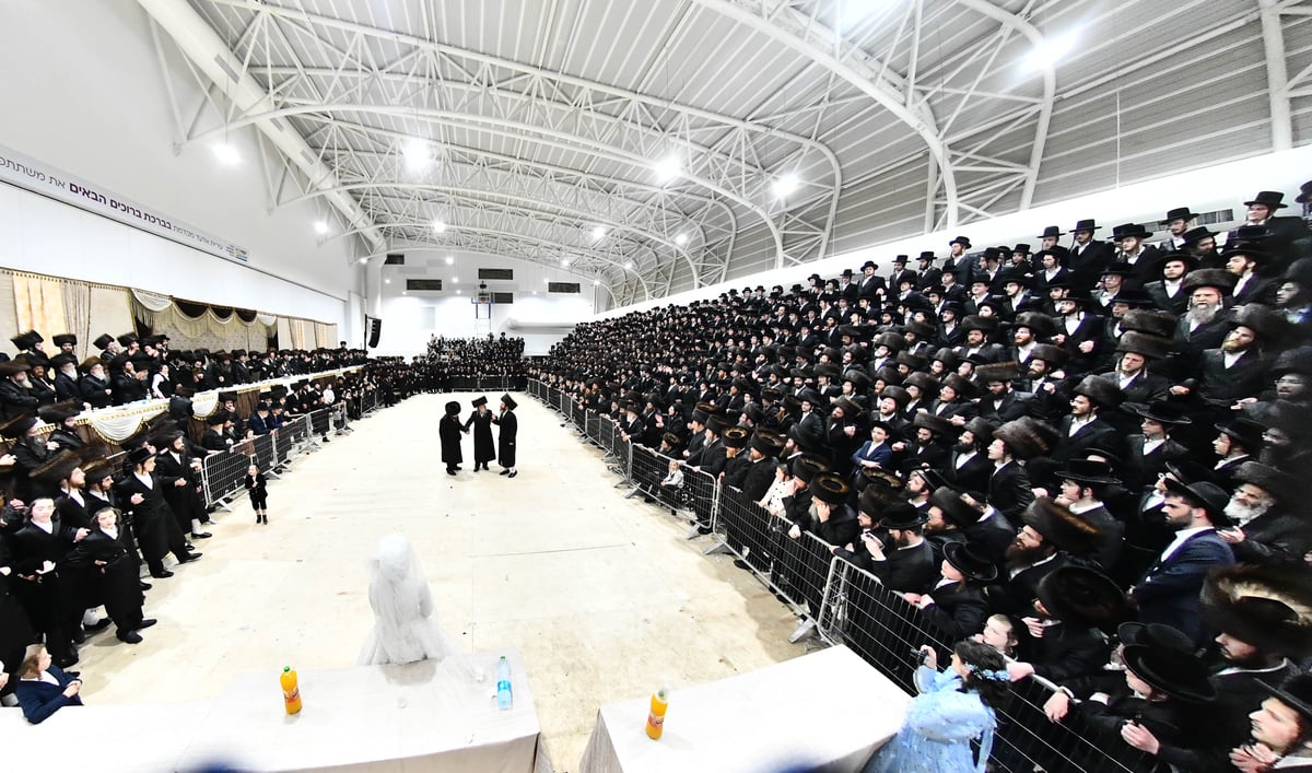 למרות חולשתו: האדמו"ר השתתף בחתונה ורקד במצווה טאנץ