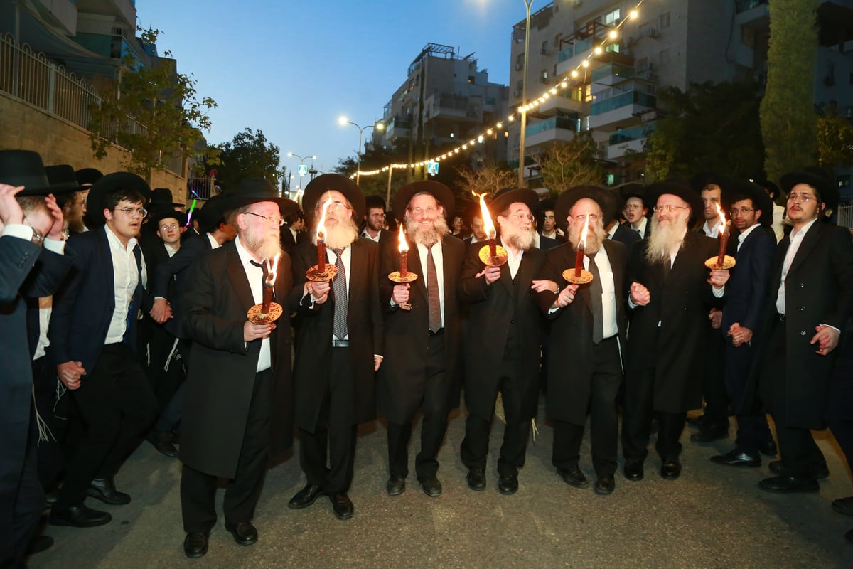 הכנסת ספר תורה לישיבת כנסת יצחק קרית ספר