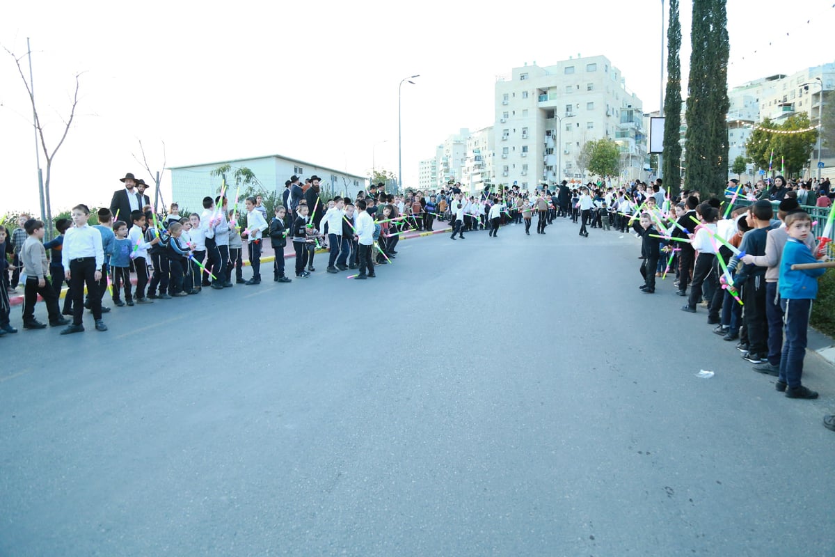 הכנסת ספר תורה לישיבת כנסת יצחק קרית ספר