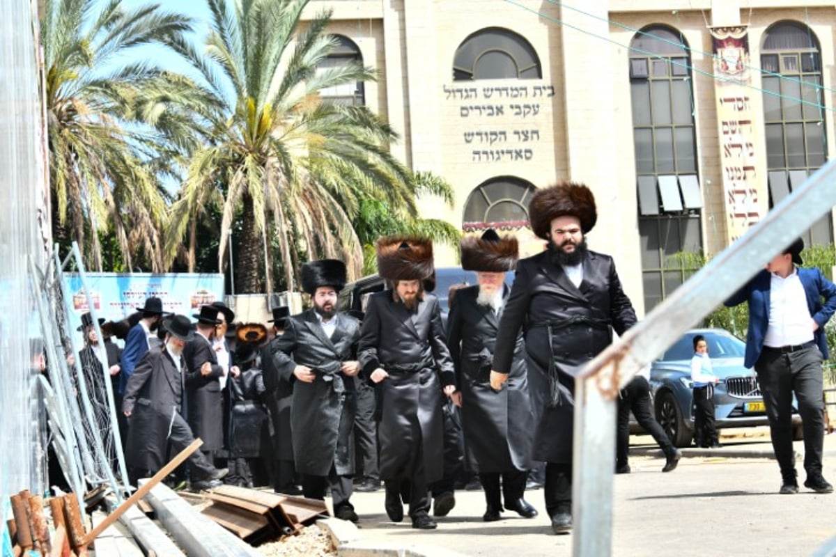 אלפים בשמחת הברית לינוקא מסאדיגורה; איך נקרא הבן?