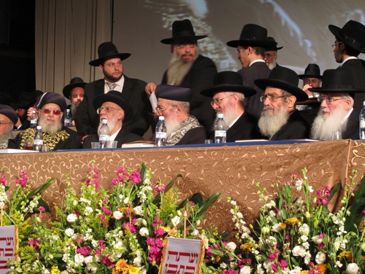 הגר"ע יוסף: "רבי אריאל בונה בתים בכל הארץ"