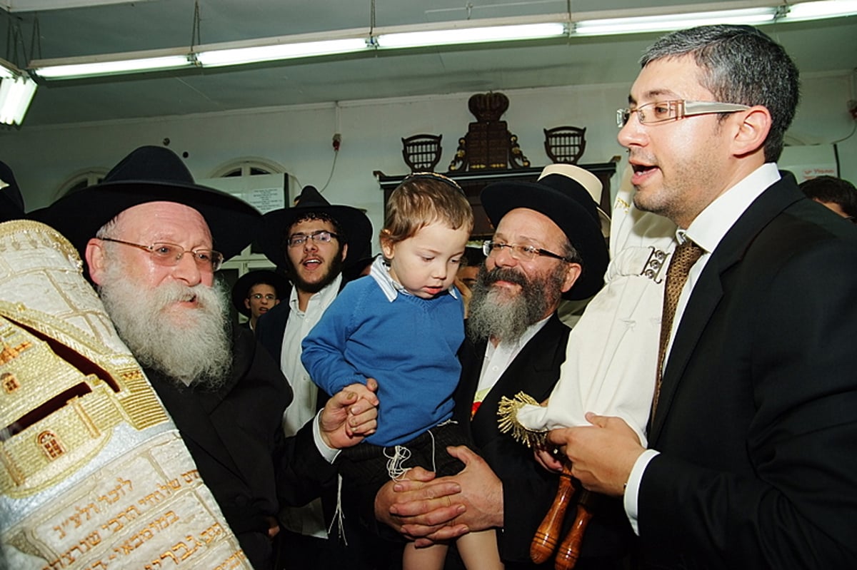 גלריית ענק: מוישי חגג בהכנסת ס"ת