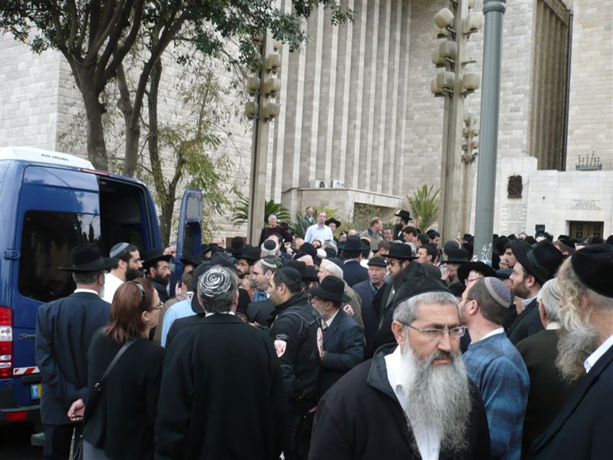 כבוד אחרון: הלווית הרב דרוק ע"ה