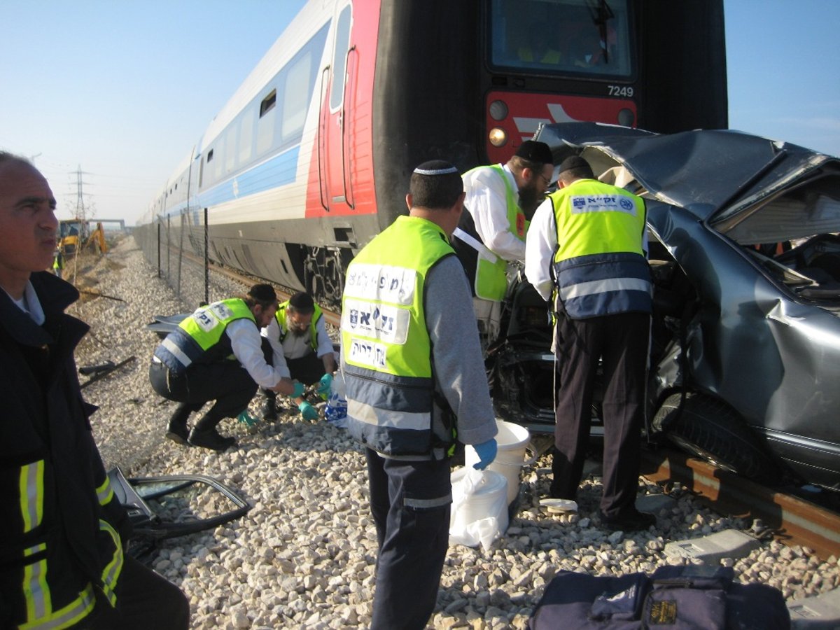 צפו: הרוג בתאונה בין רכבת לרכב פרטי