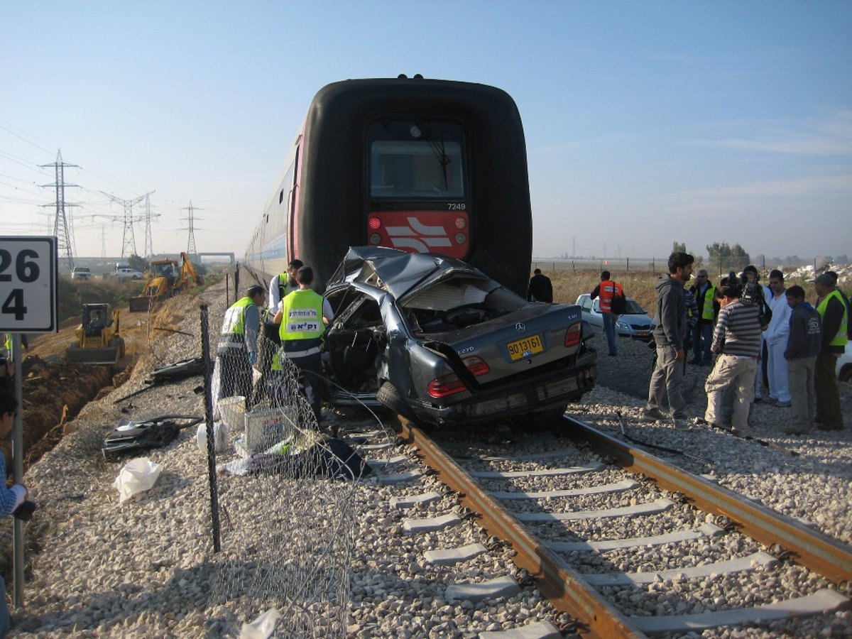 צפו: הרוג בתאונה בין רכבת לרכב פרטי