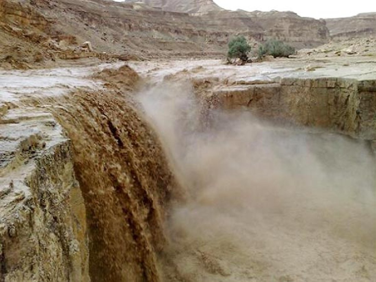 השטפונות בדרום: אותרה גופתו של גבר בנחל ערבה