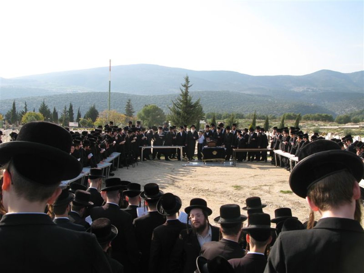 תמונות: ´חלאקה´ במירון, תפילה בצפת