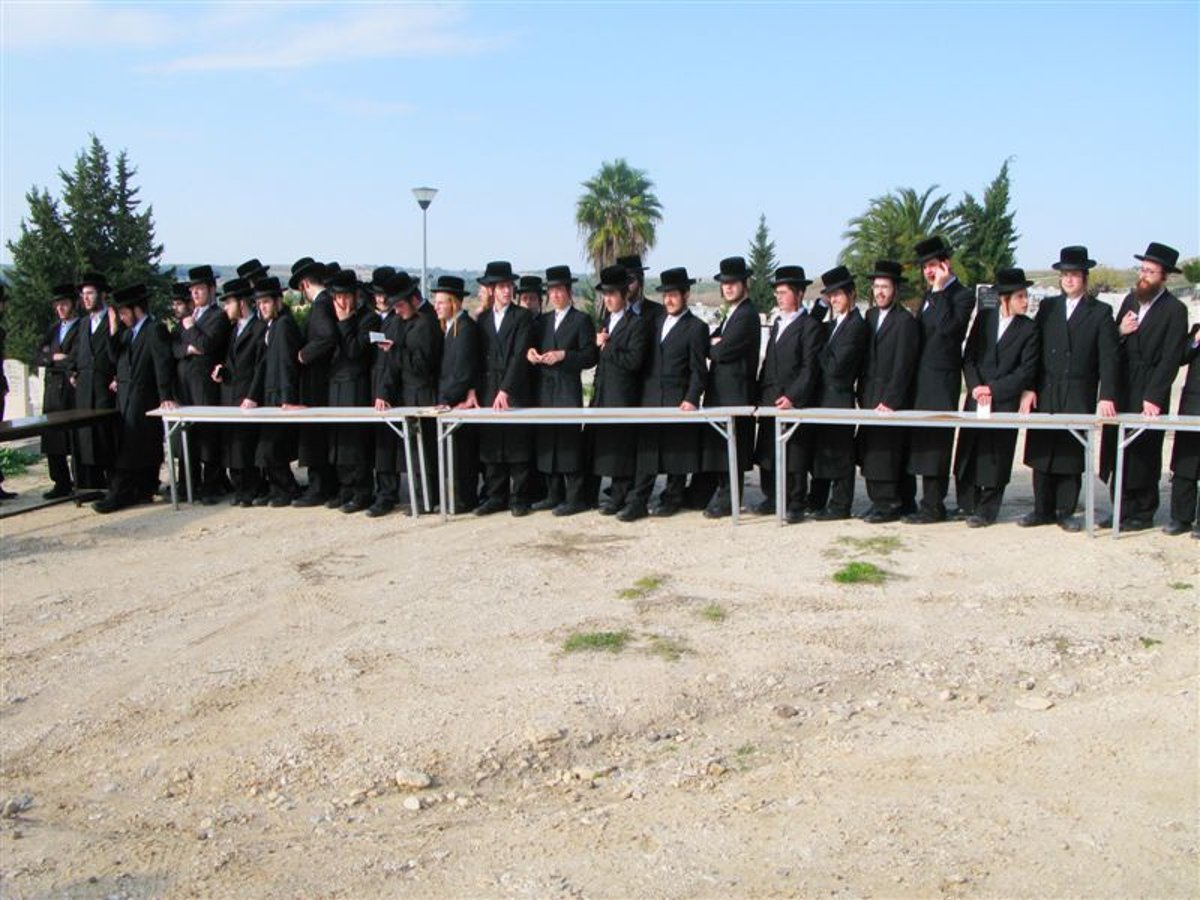 תמונות: ´חלאקה´ במירון, תפילה בצפת