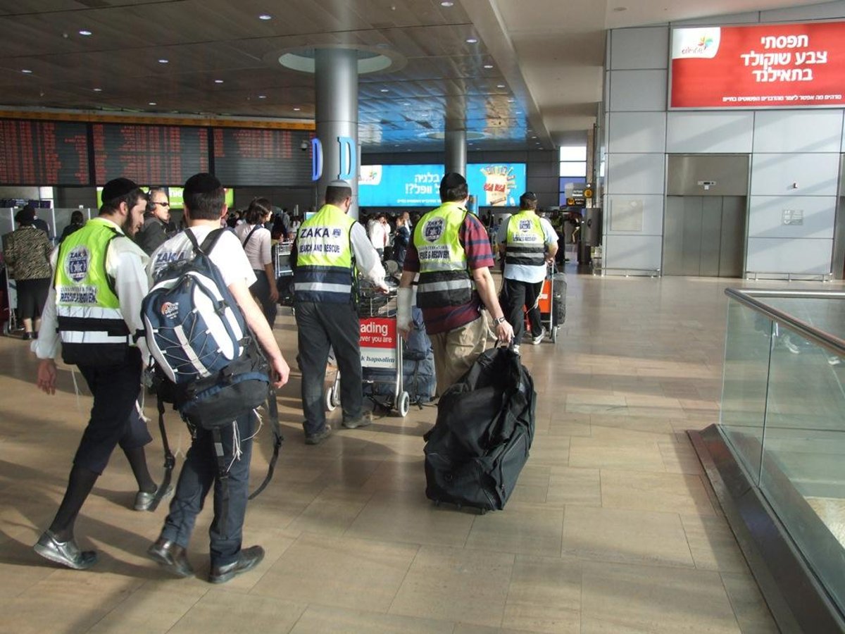 בדמעות: הגר"ע בירך משלחת זק"א