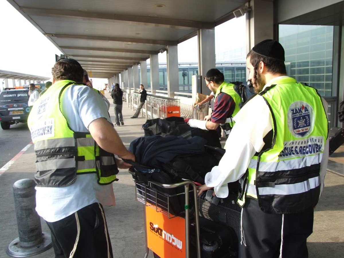 בדמעות: הגר"ע בירך משלחת זק"א