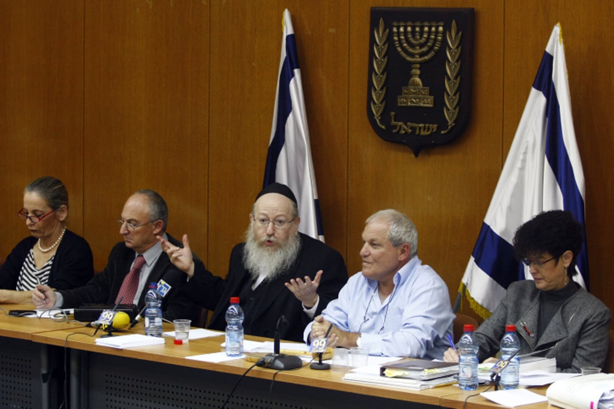 חברי-הכנסת לרב ליצמן: "חיסלת את סל התרופות"