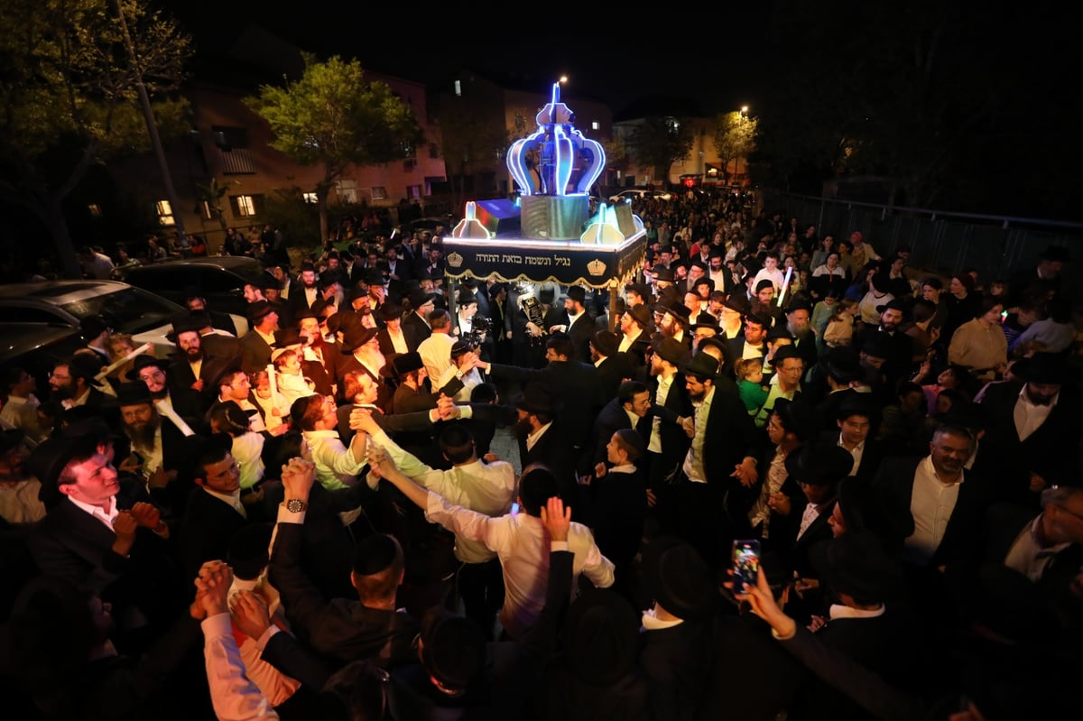 תהלוכת הכנסת ספר התורה בביתר עילית לע"נ אברימי דור ז"ל