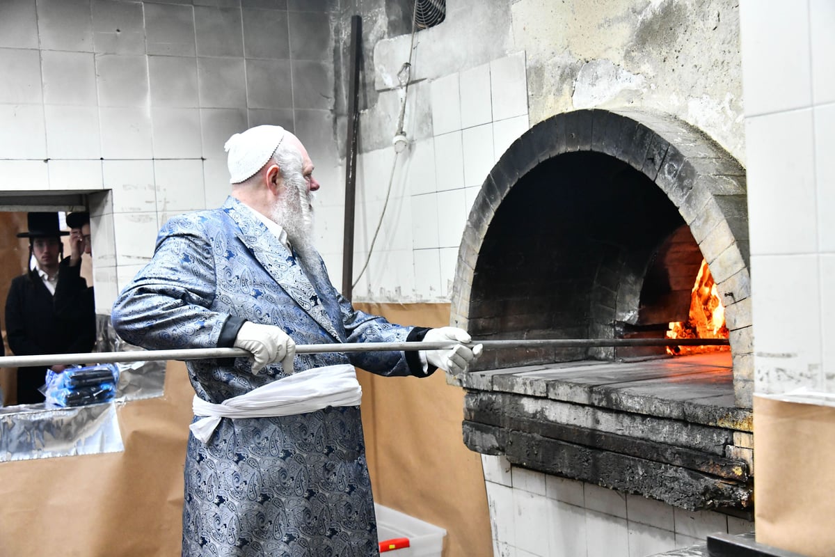 אפיית מצות בפרמישלאן