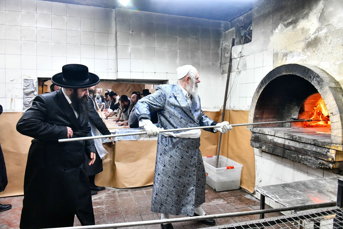 אפיית מצות בפרמישלאן