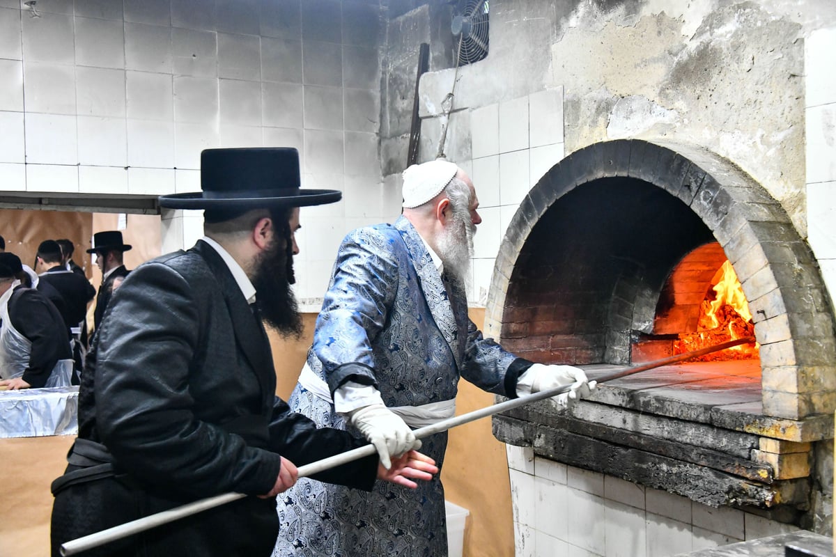 אפיית מצות בפרמישלאן